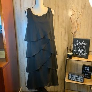 Signature Tessa ladies ruffled sleeveless dress. NWT size 24W